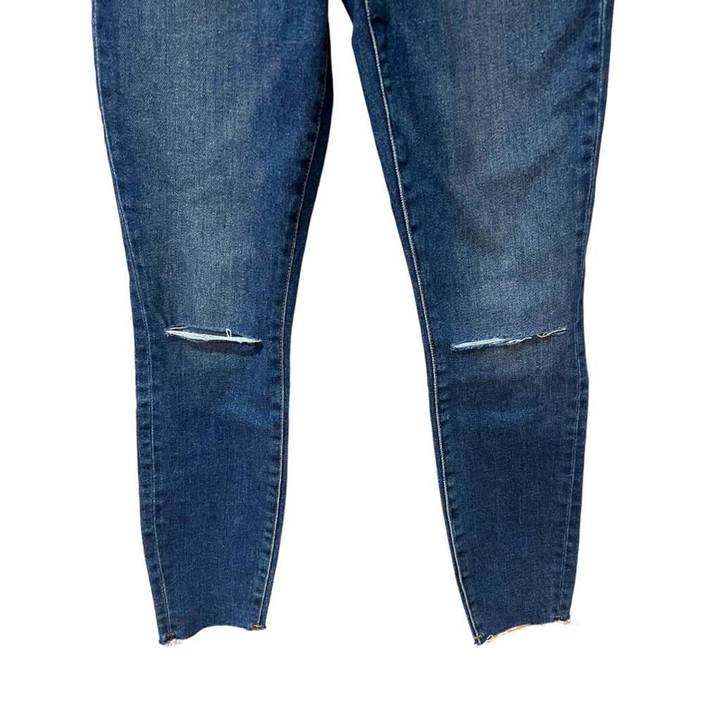 Good American Good Waist Cropped Raw Edge Skinny Jeans in Blue676 (00) - Picture 8 of 13